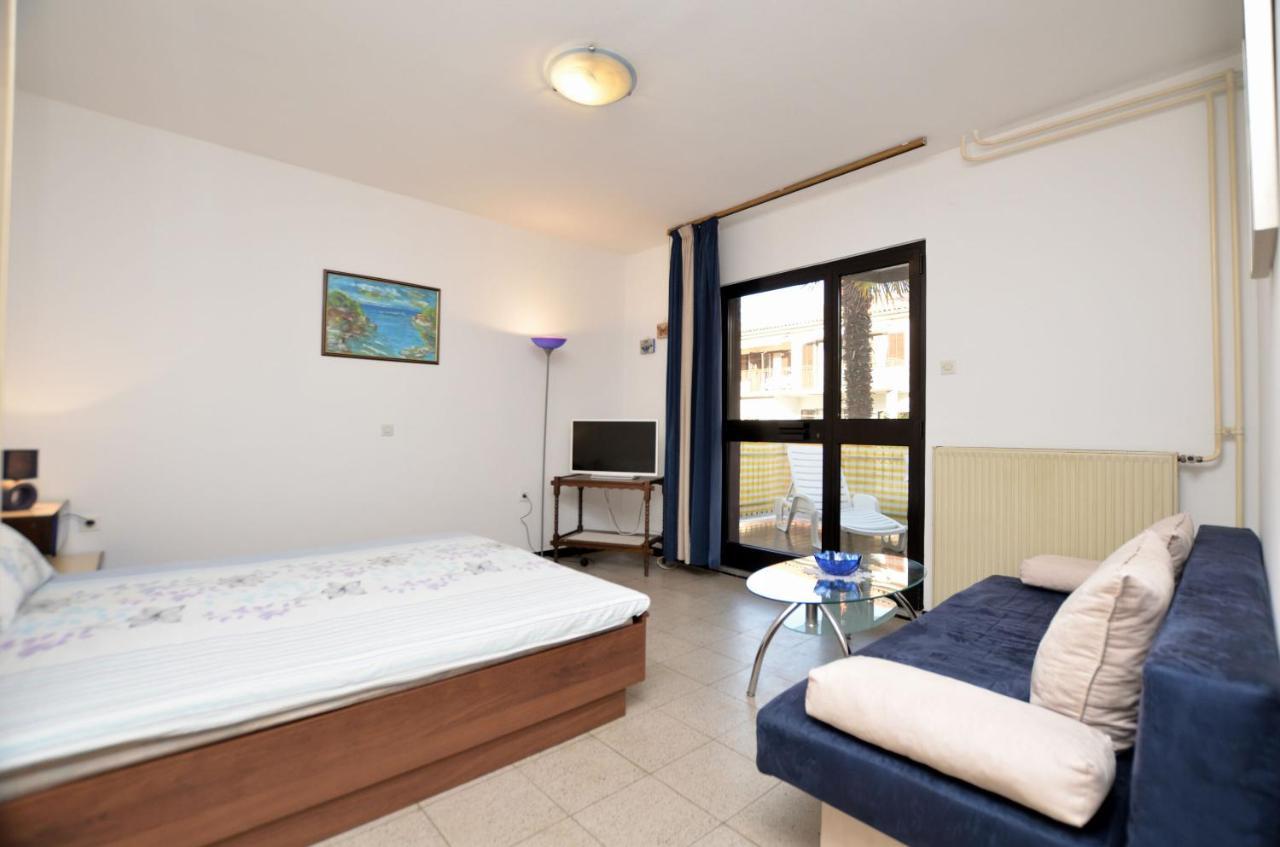Apartments Ljiljana Новиград Екстериор снимка