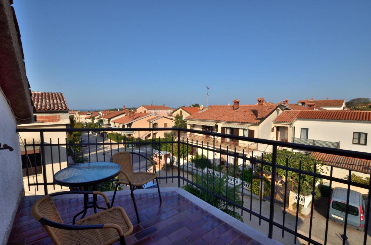 Apartments Ljiljana Новиград Екстериор снимка