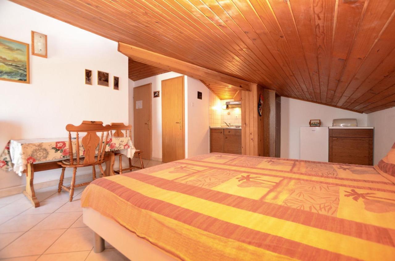 Apartments Ljiljana Новиград Екстериор снимка