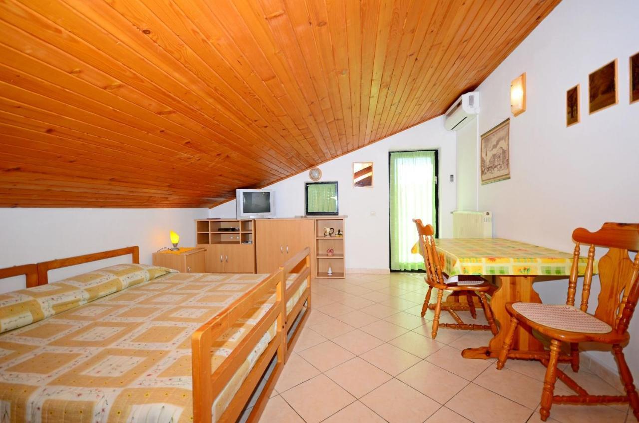 Apartments Ljiljana Новиград Екстериор снимка